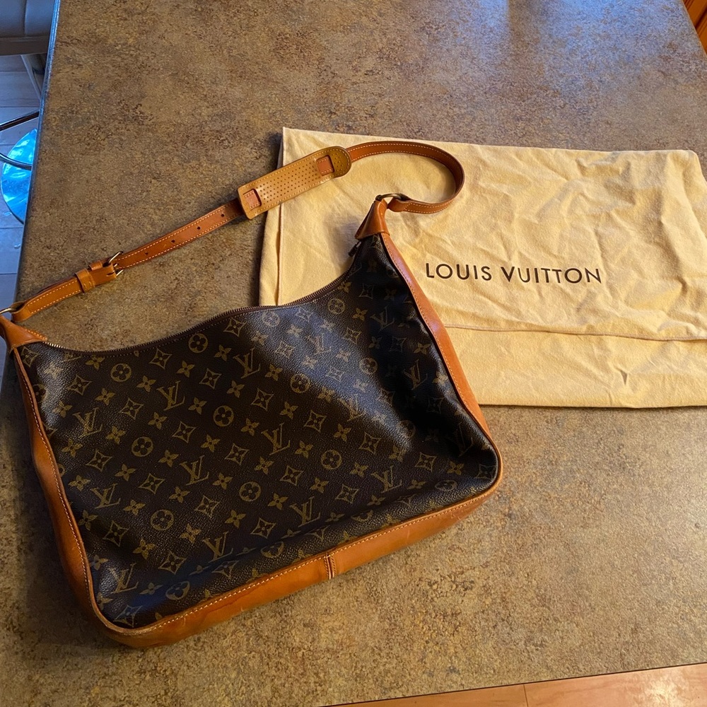 Louis Vuitton Tote Bag. Negotiable